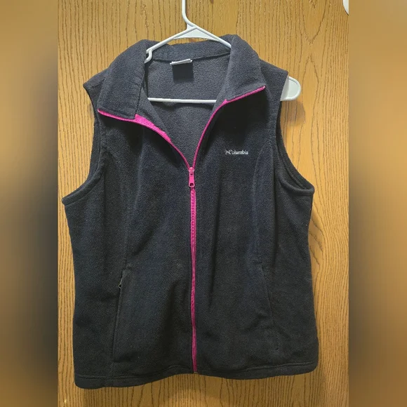Columbia Black Fleece Vest with Pink Accents EUC - Picture 9 of 11
